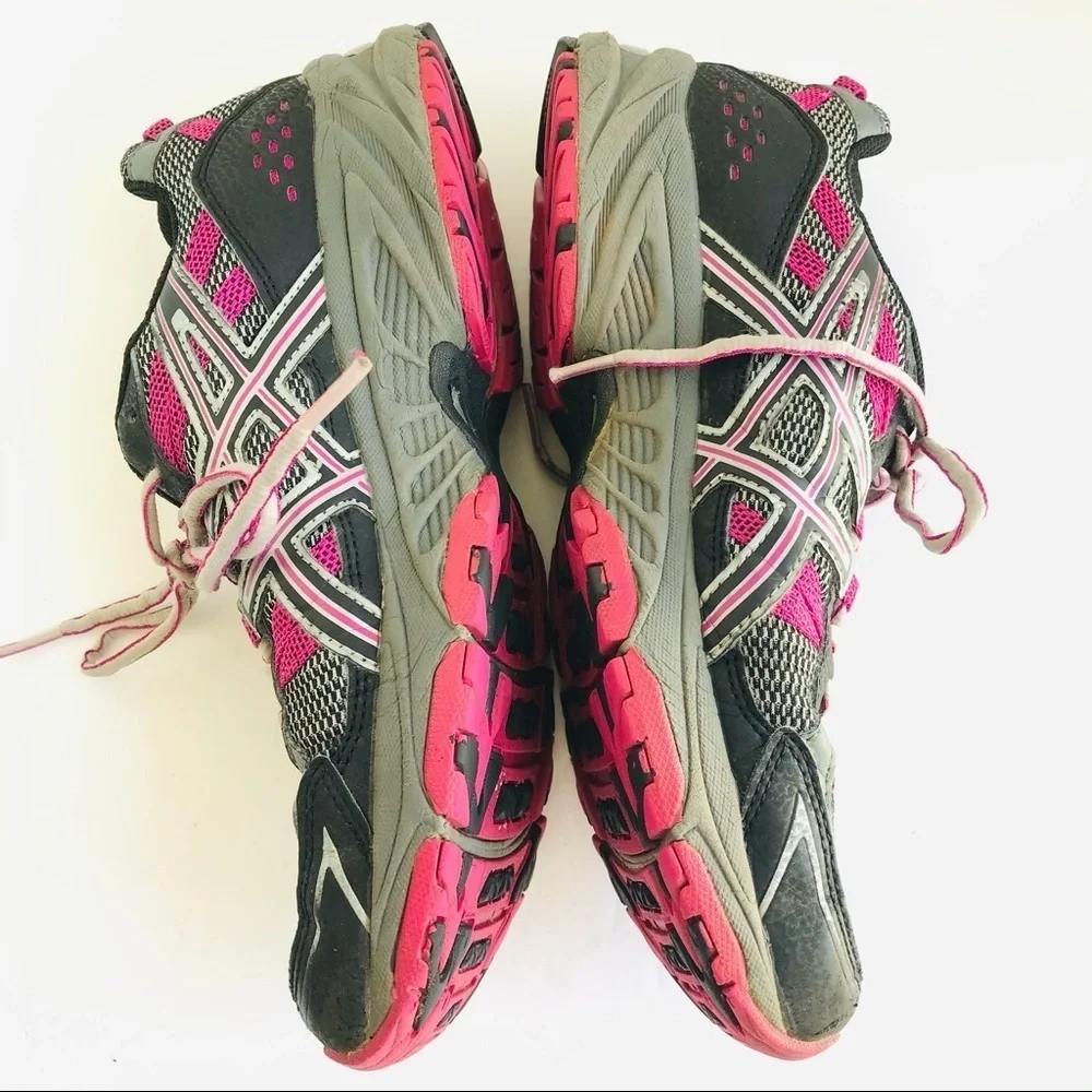 ASICS Gel Ventura 4 Sneakers Sz 9.5 silver & pink